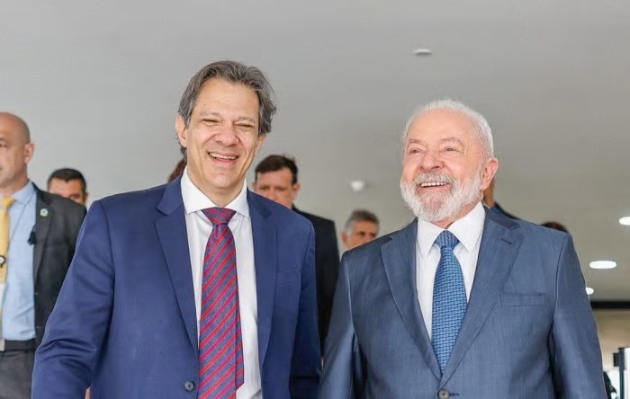 Arrecadação de Tributos Atinge Novo Recorde de R$ 2,71 Trilhões em 2024