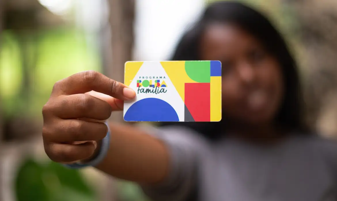 Bolsa Família: Início do pagamento de janeiro ocorre hoje; veja o calendário