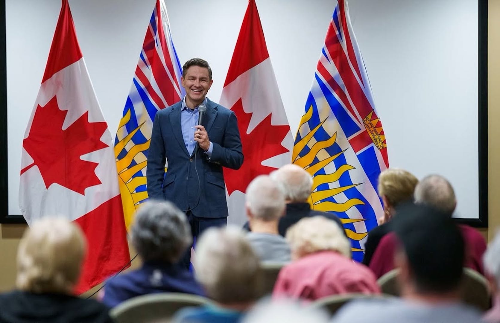Favoritismo nas eleições canadenses recai sobre líder populista para primeiro-ministro