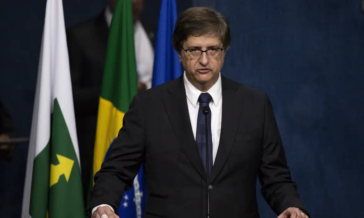 PGR Opõe-se à Devolução do Passaporte de Bolsonaro