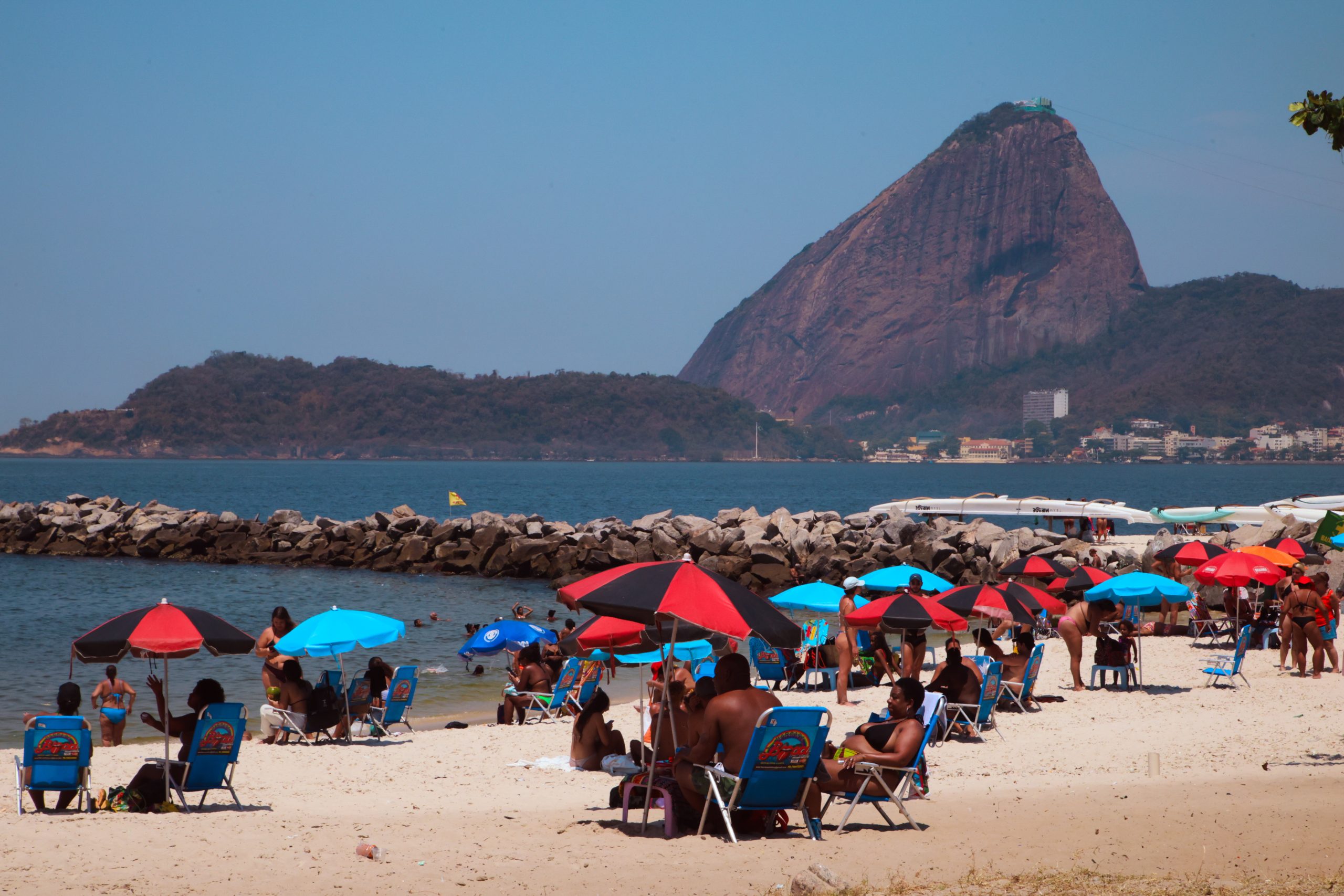 Rio enfrentará semana de sol e calor de 40°C, porém com pancadas de chuva