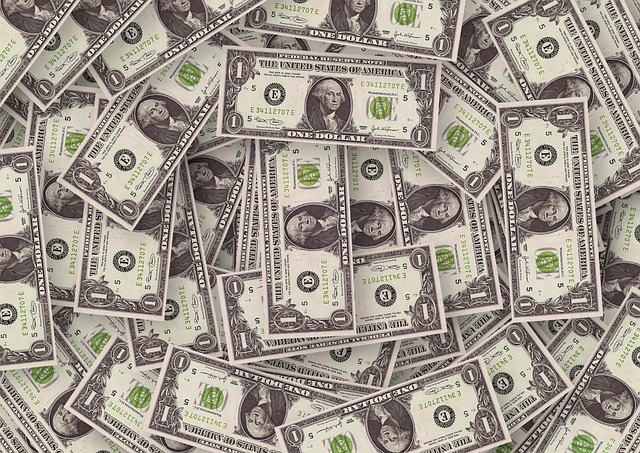 Cotação do Dólar cai ao menor nível em mais de dois meses, encerrando a R$ 5,83
