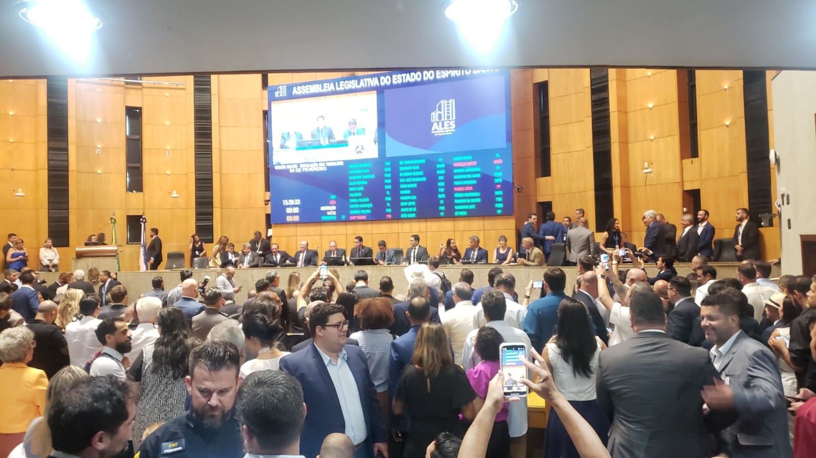 Governo, Senado e Câmara: perspectivas para o futuro político do ES