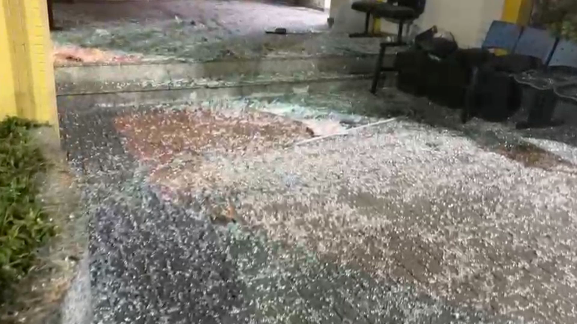 Policiais feridos em ataque a delegacia no RJ recebem alta hospitalar