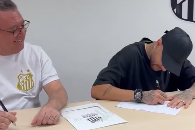 VÍDEO: “Neymar Adulto” fecha contrato com o Santos