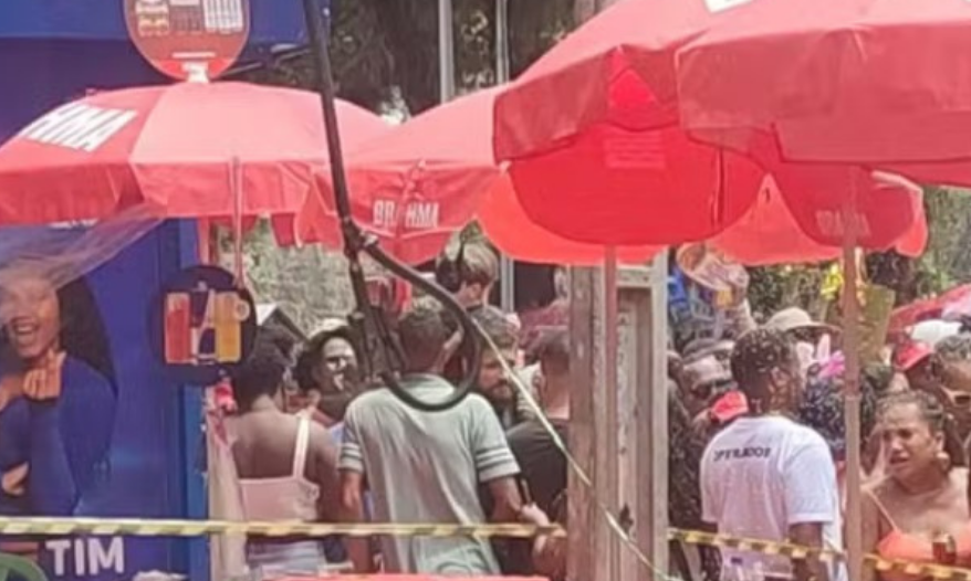 Falha Elétrica e Apagão no Carnaval de Salvador Causados por Serpentina Metálica