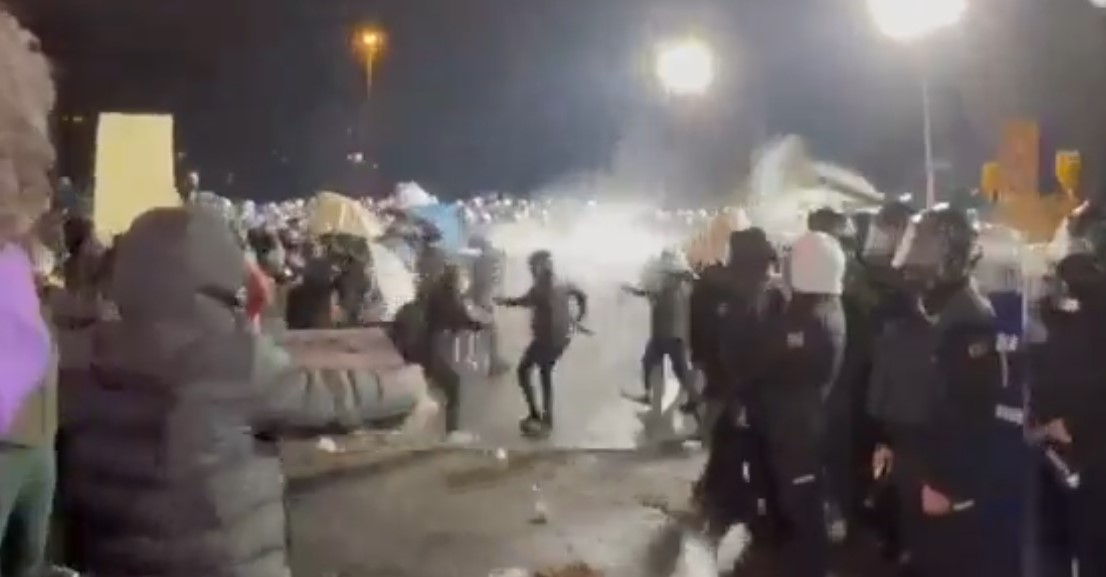 Turquia em Agitação: Istambul Enfrenta Sexto Dia de Manifestações Contra Detenção de Líder de Oposição a Erdogan